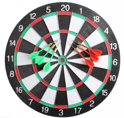 Produktbild von Master Darts dartscheibe 40,5 cm mit 6 Pfeilen