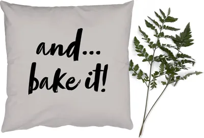 Produktbild von MuchoWow® Zierkissen Sofakissen Wohnzimmer Dekokissen 45x45 cm Zitate - Kochen - Sprichwörter - Und... Backen Sie! - Backen - Schlafpolster - Polster für das Sofa