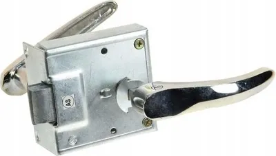Immagine prodotto di Serratura porta cabina sinistra Ursus C-385 C385 MF-3 255