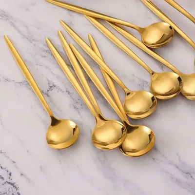 Produktbild von Luxus Teelöffel Set 6-teilig – Goldene Kaffeelöffel aus Edelstahl 18/10 – Titanbeschichtet, rostfrei & spülmaschinenfest – edles Besteck-Set