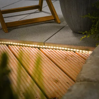 Produktbild von esotec Solar LED-Streifen LED-Stripe für außen 5 Meter 300 LEDs warmweiß 102710