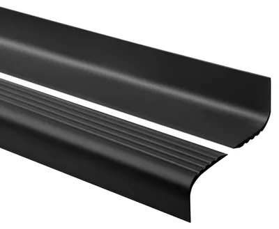 Obrázek produktu pro QUEST Schodová lišta 52x40 mm, 1.5m RGPT PVC, Protiskluzová schodová hrana, schodový profil, ochrana schodů, černá