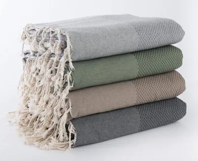 Image de Unyqoos® Plaid – Grande couverture en coton 190 x 300 cm, légère, à texture gaufrée et avec franges, couleur gris clair – idéale comme couvre-lit, couverture de canapé ou pour un pique-nique
