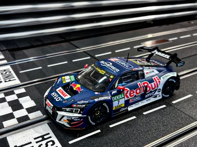 Immagine prodotto di Carrera Digital 132 20032044 Audi R8 LMS GT3 Red Bull DTM (20032044)