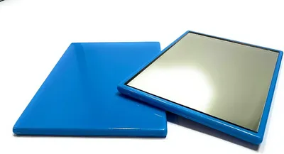 Imagen del producto de Espejo de mano, con carcasa de plástico, cristal, 8,5 x 6 x 0,5 cm, compacto, ideal para llevar