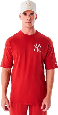 Produktbild von New Era League Essentials Lc New York Yankees Kurzarm-t-shirt Rot S Mann Rot S