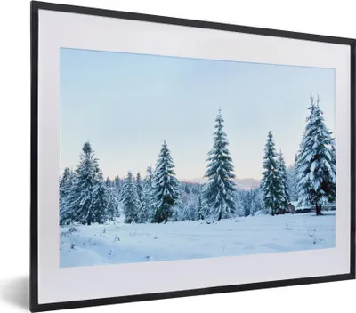 Produktbild von MuchoWow® Gerahmtes Poster Winter - Schnee - Bäume 40x30 cm - Poster mit Schwarzem Bilderrahmen Wandposter Rahmen Foto Bilder - Bilderrahmen - Poster im Rahmen