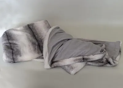 Produktbild von Deco4Me Felldecke Wolf Grau, 150 x 200 cm – Kuscheldecke aus Fellimitat mit Fleece-Rückseite, waschbar bei 30 °C