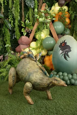 Produktbild von Folienballon Jurassic World Stegosaurus 112x51cm stehend Grün / Braun