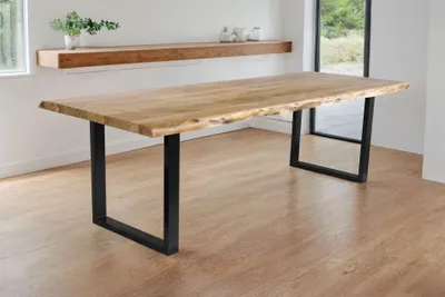 Produktbild von Esstisch Baumkante Akazie massiv eichenfarben 300 x 100 U-Gestell schwarz CALI
