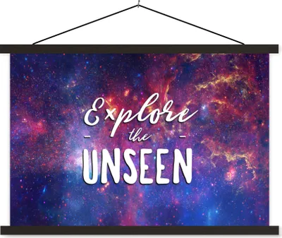 Produktbild von MuchoWow® Textilposter Zitate - Sprichwörter - 'Das Unsichtbare erforschen' - Der Weltraum - Jungen - Mädchen - Kinder 90x60 cm mit schwarzem Rahmen - Aufhängungssatz