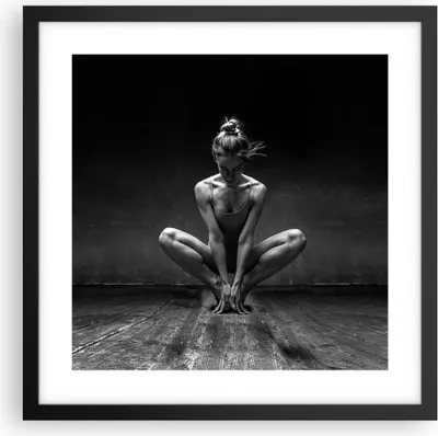 Produktbild von Gerahmtes Poster - Schwarzer Rahmen - Tänzerin Frau Ballerina - 40x40 cm - Wand Bild - Wanddeko - Wandbilder - Kunstposter - Wandposter - Bilderrahmen - Bilder - Kunstdruck - P2BAC40x40-4925