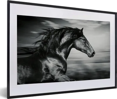 Produktbild von MuchoWow® Gerahmtes Poster Pferd - Tiere - Schwarz - Weiß 60x40 cm - Poster mit Schwarzem Bilderrahmen Wandposter Rahmen Foto Bilder - Schlafzimmer - Plakat in Rahmen - Drucken