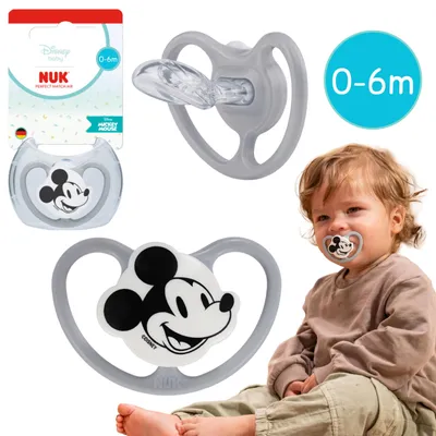 Produktbild von NUK DISNEY Mickey Mouse Air Beruhigungssauger, kiefergerecht, aus Silikon, für Neugeborene 0–6 Monate, mit Etui