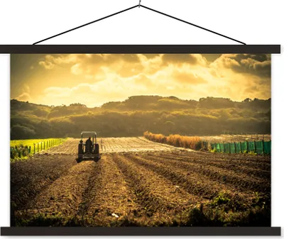 Produktbild von MuchoWow® Textilposter Traktor - Bauernhof - Berg 120x80 cm mit schwarzem Rahmen - Wanddeko