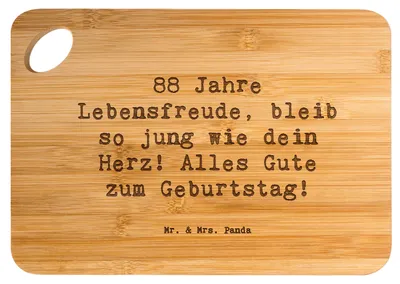Produktbild von Mr. & Mrs. Panda Frühstücksbrettchen Spruch 88. Geburtstag Jubel - Transparent - Geschenk, handgefertigte Geschenke, besondere Botschaft, Brett, Hackbrett, Alter