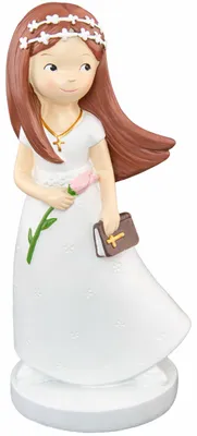 Figur Kommunion Mädchen im weißen Kleid mit langen, braunen Haaren Blume und Bibel in der Hand und mit weißem Blumenkranz im Haar vor weißem Hintergrund.