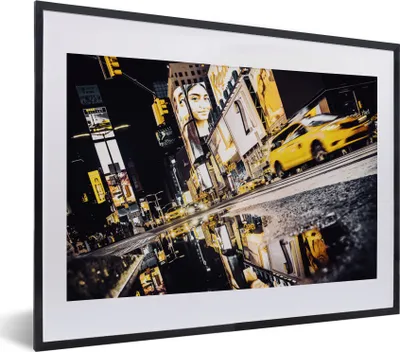 Produktbild von MuchoWow® MuchoWow® Gerahmtes Poster New York - Gelb - Wasser 40x30 cm - Poster mit zchwarzem Bilderrahmen - Bilderrahmen - Poster im Rahmen