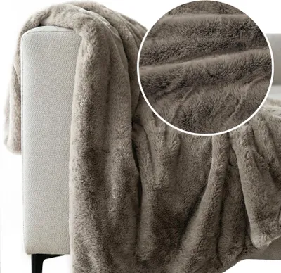 Zdjęcie produktu dla Koc Narzuta Na Łóżko Miękki Puszysty Puchaty 150X200 Ciemny Beżowy Rabbit