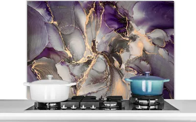 Produktbild von KitchenYeah®  Spritzschutz Küche - Küchenrückwand - Wandschutz für Herd und Spüle - Gold - Lila - Marmor 100x65 - Alu-Dibond (Alternative zum Spritzschutz aus Glas) - Hitzebeständig - Herdspritzschutz