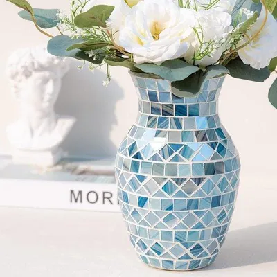 Image de Vase en verre bleu, style bohème moderne, décoration de table