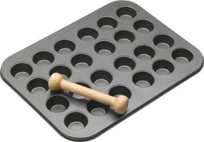 Zdjęcie produktu dla Forma do pieczenia na 24 mini quiche z ubijaczką do ciasta, 35 cm x 27 cm - Masterclass