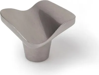 Zdjęcie produktu dla Blister z 4 metalowymi gałkami meblowymi, niklowanymi matowo mod.749 32x31mm rei