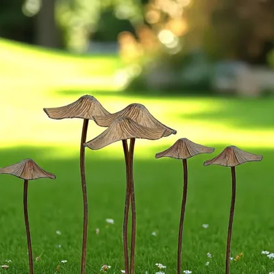 Immagine prodotto di Set di 6 funghi decorativi da giardino, in metallo arrugginito, resistenti agli agenti atmosferici