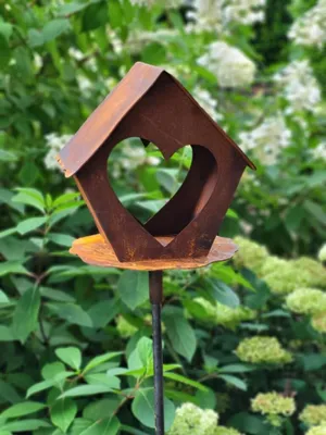 Produktbild von Edelrost Herz-Vogelhaus zum Stecken