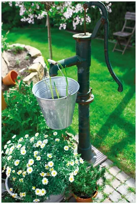 Produktbild von Wallario Premium Glasbild, freischwebende Optik, kräftige Farben, Größe 90 x 60 cm Motiv Wasserquelle im Garten