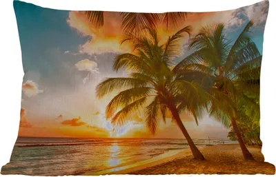 Produktbild von MuchoWow® Outdoor Kissen - Sonnenuntergang - Palme - Wolken - Meer - Strand - 50x30 cm - Wetterfest - Lounge Kissen - Sofa kissen - Wohnzimmer Dekoration