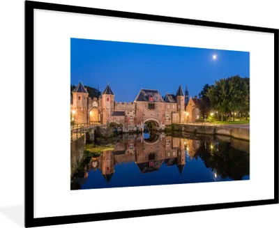 Produktbild von MuchoWow® Gerahmtes Poster Mond - Amersfoort - Poort 90x60 cm - Poster mit Schwarzem Bilderrahmen Wandposter Rahmen Foto Bilder - Wanddekoration - Fotos