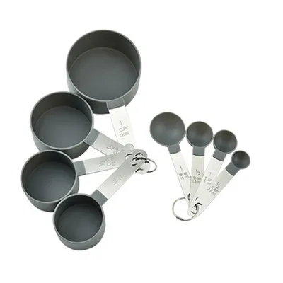 Produktbild von Messbecher und Löffel-Set, 8-teiliger stapelbarer Edelstahlgriff, genauer Esslöffel zum Messen trockener und flüssiger Zutaten, kleiner Teelöffel mit Kunststoffkopf, grau