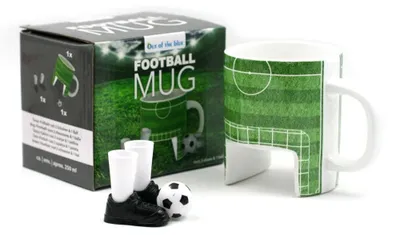 Fußballbecher mit Ball und Stiefeln, 10 x 8 cm