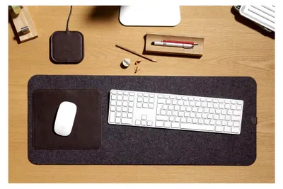 Produktbild von Schreibtischunterlage 74x30cm | Merino Wollfilz & Echt-Leder | Universal für Links- & Rechtshänder | Mousepad & Schreibmatte | Farbe in Dunkelgrau/Dunkelbraun