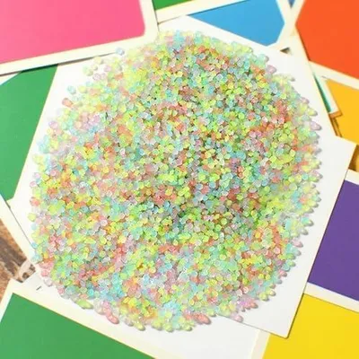 Produktbild von Stück Bunt Sand Leuchtende Kleiner Kies Garten Steine Bunt Nachtleuchtend Steine Dekorsteine für Gärten Rasen Aquarium 3-5 mm (Mixfarben)