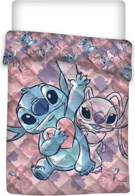 Produktbild von Disney Lilo & Stitch Tagesdecke 200x140 cm – Flauschige Steppdecke für Kinderzimmer