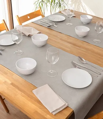 Produktbild von Monaco Light Grey Vintage Tischläufer  in Lederoptik | Tafelläufer Hellgrau 140x45cm