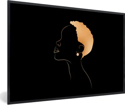 Produktbild von MuchoWow® Gerahmtes Poster Frau - Strichzeichnung - Schwarz - Gold 90x60 cm - Poster mit Schwarzem Bilderrahmen Wandposter Rahmen Foto Bilder - Fotorahmen - Foto-Plakat