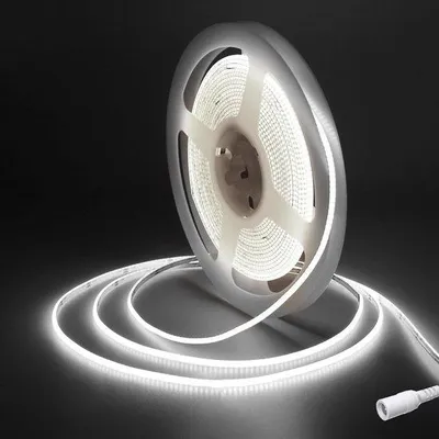 Obrázok produktu pre LED pásiky 5 metrov – studená biela 6500 K – ohybné a s vysokým leskom – ideálne na domáce dekorácie