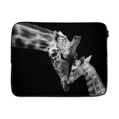 Produktbild von MuchoWow® Laptop Hülle 15 Zoll Giraffe - Wildtiere - Porträt - Schwarz-Weiß Laptoptasche - Laptoptasche - Sleeve - Rundum-Schutz