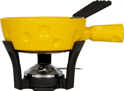 Image de Ensemble à fondue Boska, modèle "Super Cheesy" :
* Plat à fondue en forme de fromage
* Matériaux : grès et fonte
* Couleur : jaune, argent, noir
* Dimensions : 290 x 200 x 160 mm