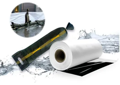 Produktbild von Hochwasserschutz-Set für Türen, Garagen & Lichtschächte – individuell einsetzbar | 10 Sandsäcke + 2x2m Folie