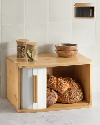 Zdjęcie produktu dla Mały pojemnik na pieczywo Praknu wykonany z drewna z przesuwanymi drzwiczkami - Przechowywanie pieczywa 33x23cm - Oszczędność miejsca i stylowy pojemnik na pieczywo zapewniający dłuższą świeżość - Biały