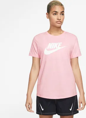 Immagine prodotto di Nike W Nsw Tee Essntl Icn Ftra Melograno/Archeo Rosa/Rifle L