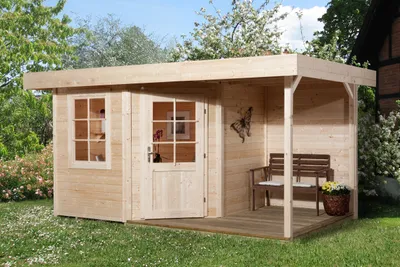 Produktbild von WEKA 213.2424.40100 Gartenhaus/Blockbohlenhaus Fides 2 mit Anbau (158 cm)/Einzeltür/Einzelfenster ; Größe: 1 ; Farbgebung: Naturbelassen ; Wandstärke: 28 mm ; Maße (LxBxH): 396 cm x 273 cm x 237 cm ; Seitenwandhöhe: 226 cm