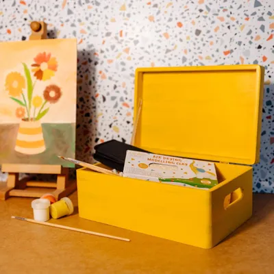 Produktbild von Creative Deco Gelb Holzkiste mit Deckel - 30 x 20 x 14 cm (+/- 1 cm) - Erinnerungsbox Baby