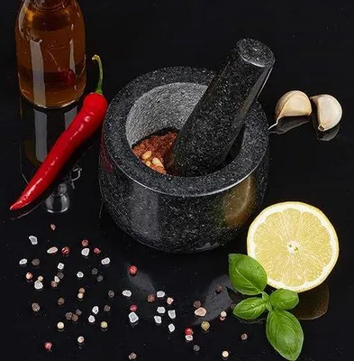 Immagine prodotto di Macinino manuale con martello e tagliere, per tritare spezie ed erbe aromatiche
