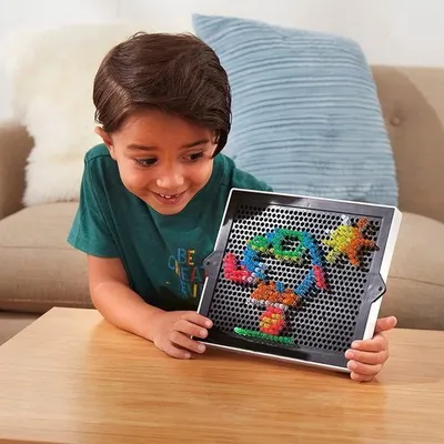 Produktbild von Stecknadel Spielzeug - Schwarzlicht - 276 Stück - 3D Magic Light Panel - Steckbare Mosaiktafel - mit Licht - Lernspielzeug - Mosaikbrett - Mosaik - Puzzle - Entwicklungsspielzeug - Montessori Spielzeug - Mosaike - Motorik - Räumliches Vorstellungsvermögen