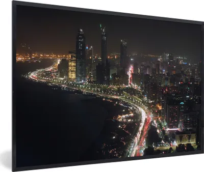 Produktbild von MuchoWow® MuchoWow® Gerahmtes Poster Luftaufnahme von Abu Dhabi in Asien bei Nacht 60x40 cm - Poster mit zchwarzem Bilderrahmen - Printing - Wanddeko Schlafzimmer